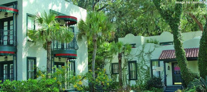 Village Inn And Pub St. Simons Island Exterior photo